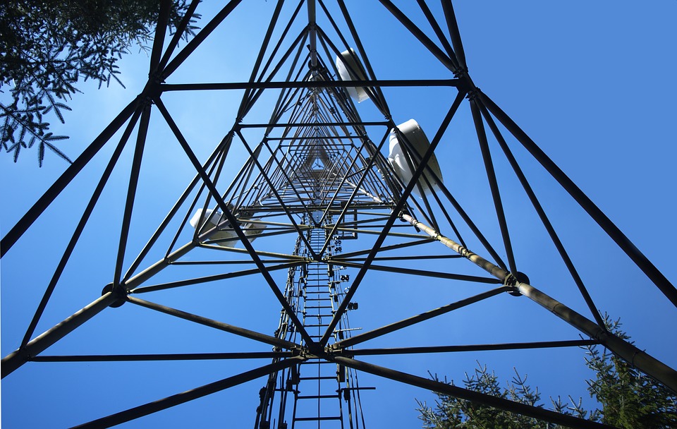 cell-tower-2252153_960_720